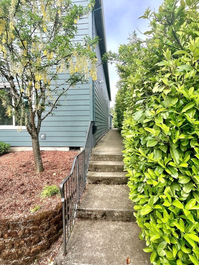 Photo - 6935-6937 N Maryland Ave