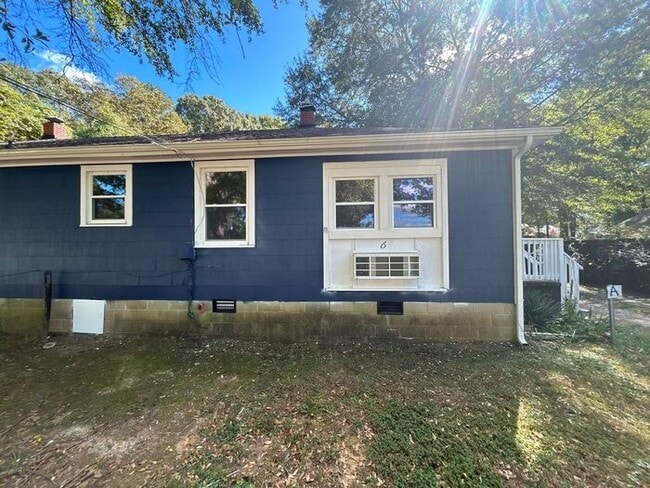 Photo - 605 Betty St