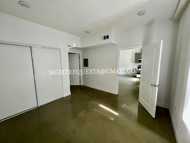 Photo - 1541 Ricardo St Unidad 1