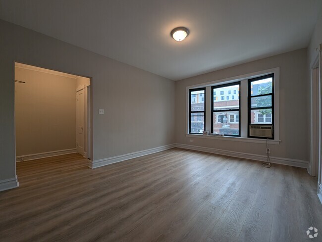 Building Photo - 2638 N Milwaukee Ave Unit #2638-2 Rental