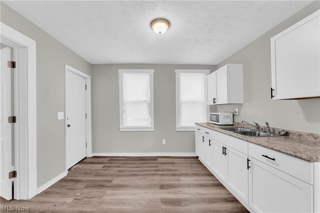 Photo - 3607 Sackett Ave Unit 1/Front