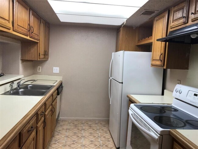 Photo - 2826 S Bartell Dr Unit 35