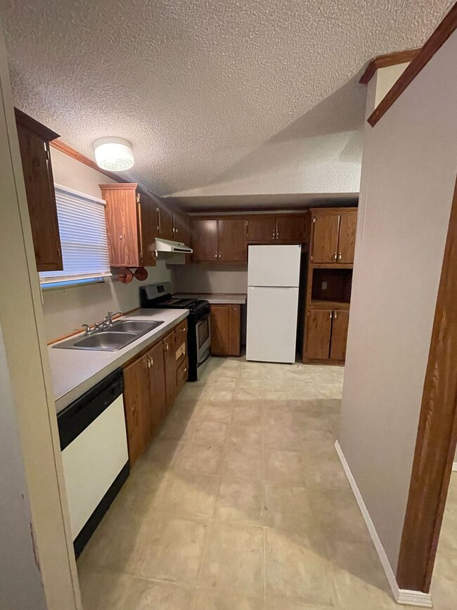 Photo - Country Living- 2 Bedroom 2 Bath Mobile Home
