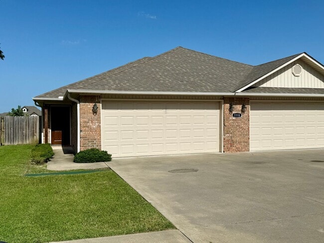 Hatcher-1118 (AG*) - Hatcher-1118 (AG*) Apartment Unit 1118A