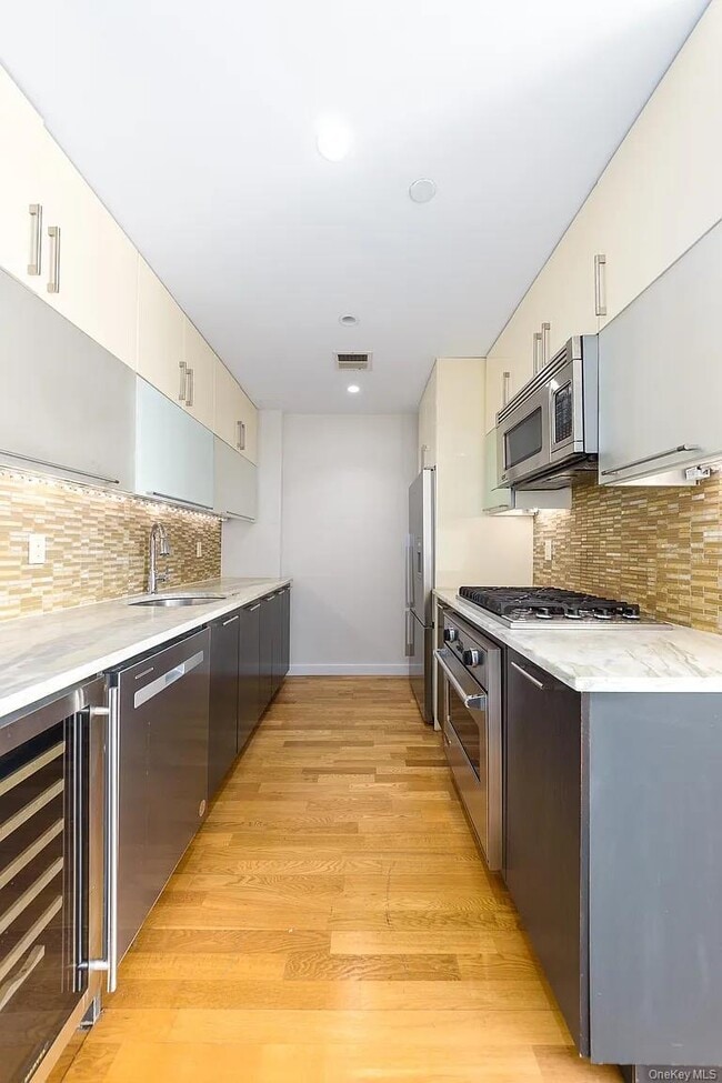 Photo - 500 4th Ave Unidad 0