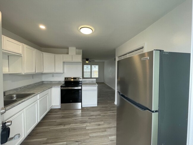 Photo - Delightful 2-Bedroom, 1-Bath Duplex for Rent – Updated and Move-In Ready!