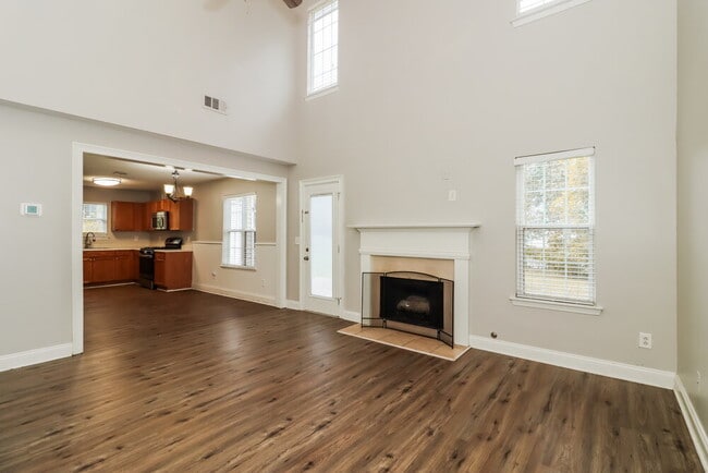 Photo - 118 Bainbridge Ct