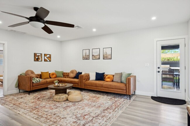 Photo - 636 E 6th Pl Unidad SI ID1502668P