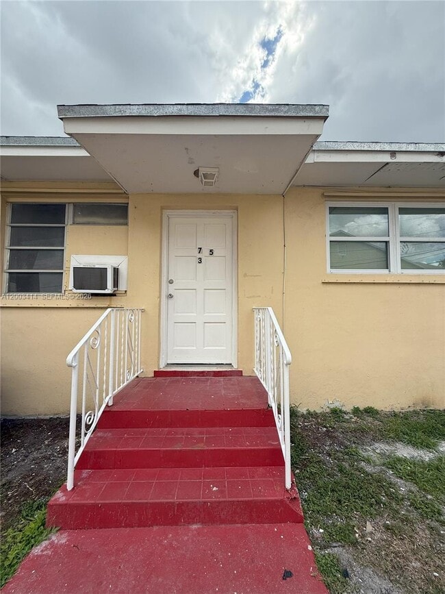 Building Photo - 1725 NW 59th St Unit 3