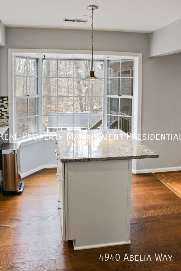 Photo - 4940 Abelia Way