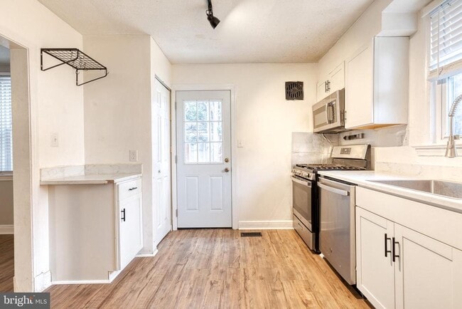 Photo - 5412 Clifton Ave