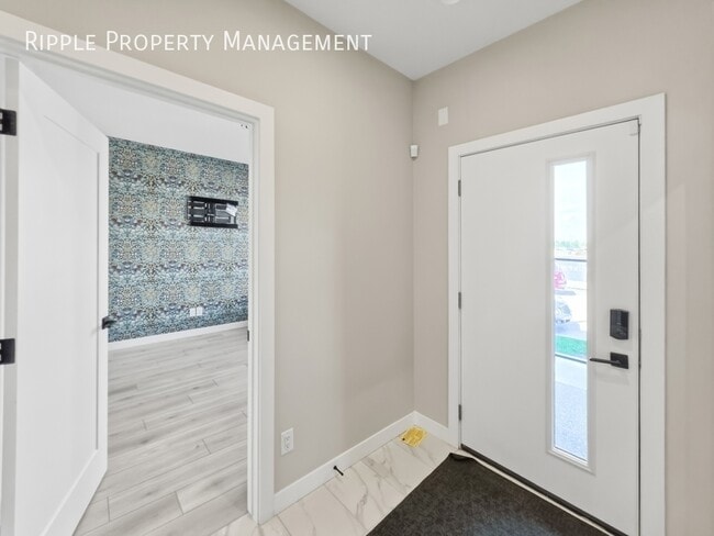 Photo - STUNNING 4 BEDS, 2.5 BATHS TOWNHOUSE | PREMIUM FINISHES & PRIVATE BALCONY | AC AVAILABLE