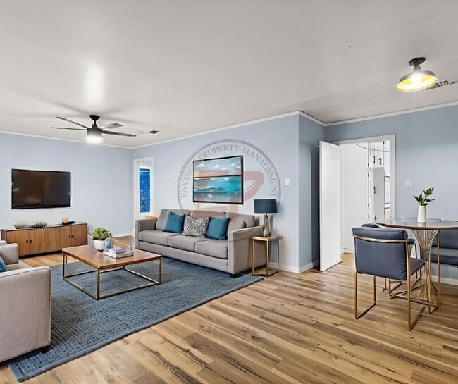 Photo - 828 N 43rd St