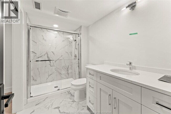 Photo - 247 Brock St Unité 104