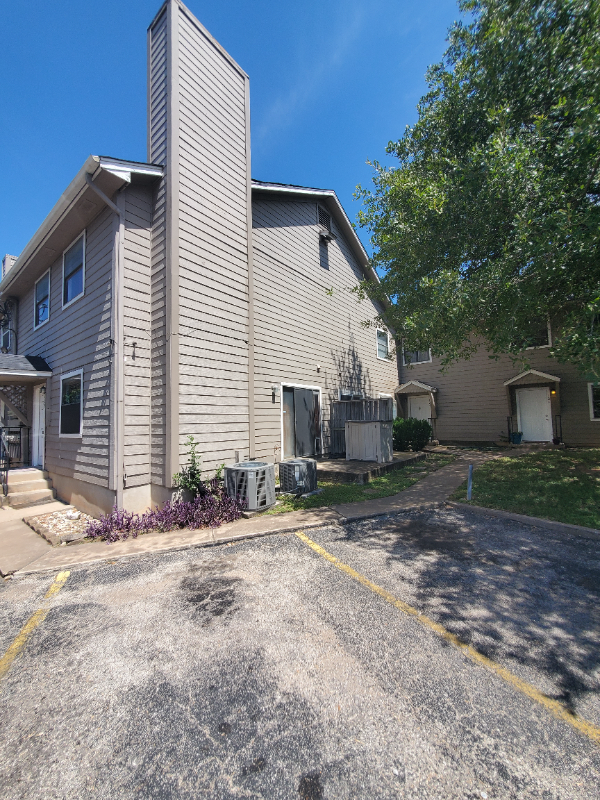 Building Photo - 5616 Emerald Forest Dr Rental