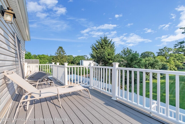 Photo - 45 Roslyn Ct House