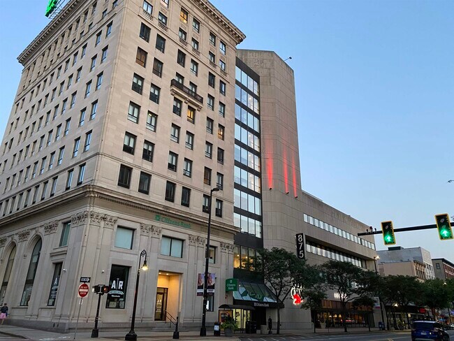 Photo - 875 Elm St Unit 702