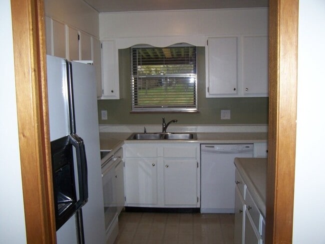 Photo - 3 bed, 2 bath ranch style home with large flat yard in Powell