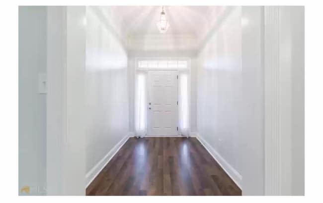 Photo - 211 Gray Fox Xing