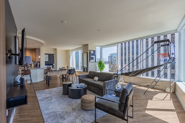 Photo - 44 W Monroe St Unit ID1263193P