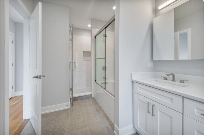 Photo - 3 bedroom in Chicago IL 60642 Unit 3