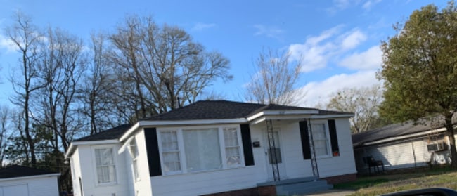 Photo - 4242 Monroe Ave