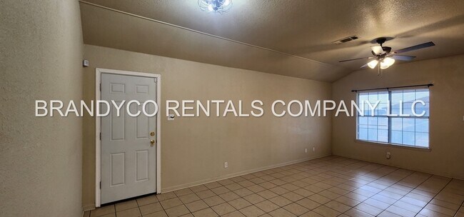 Photo - 5301 Morning Glen Ln