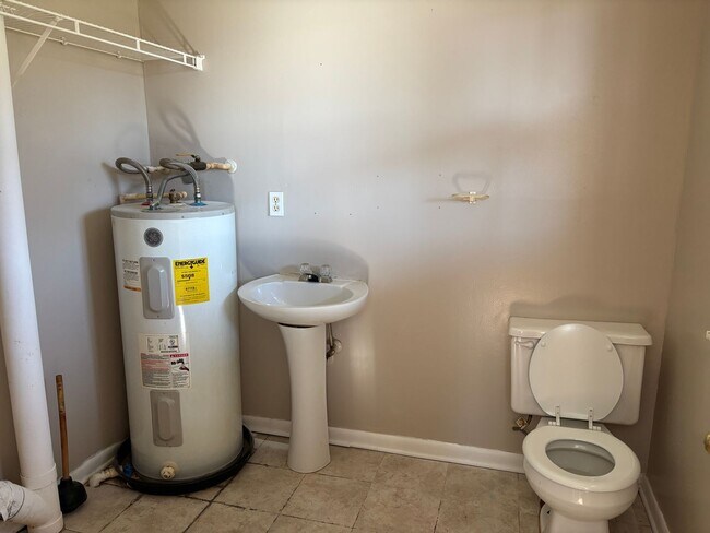208 Colwell Ln Unit 208 Colwell Lane