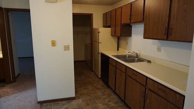 Photo - Vantage Pointe Apartments