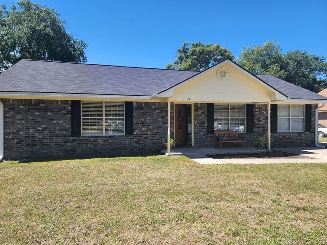 Building Photo - 1011 Farr Ct