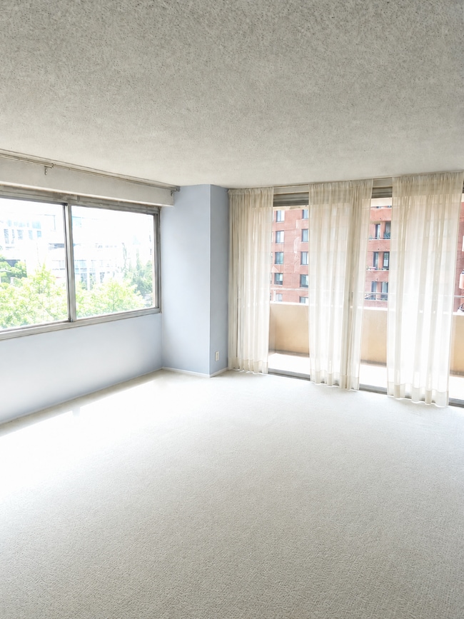 Living Room - 5500 Friendship Blvd Unit 1516N