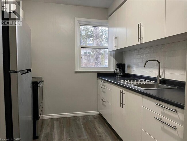 Photo - 276 Westcourt Pl