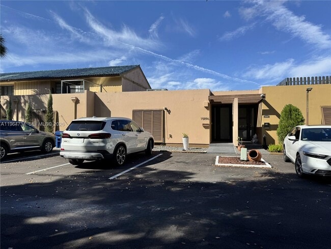 Building Photo - 15896 Kilmarnock Dr