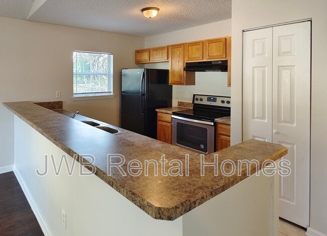 Photo - 4505 Gilbert St