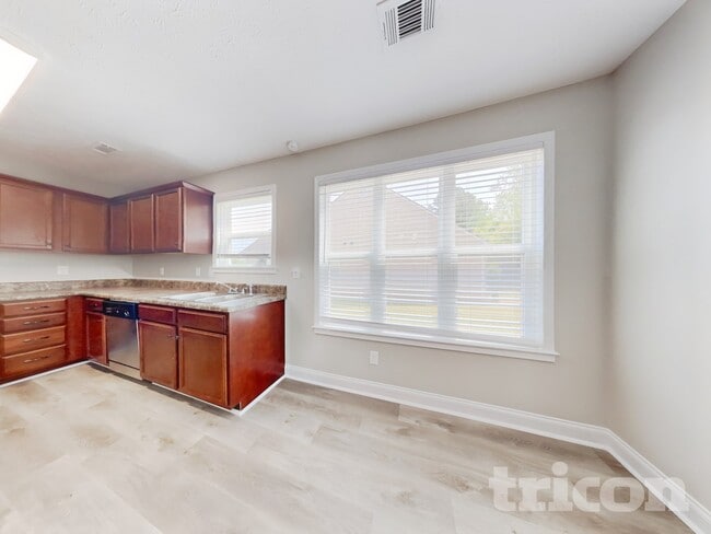 Photo - 215 Comet Ct