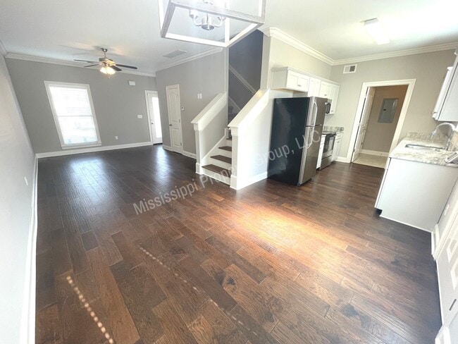 Photo - 4BD/4.5BA FOR RENT - Only Through 7/18/2024