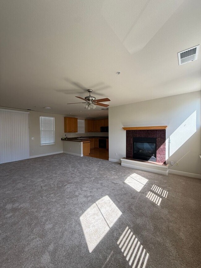 Photo - 2 bedroom 2.5 Bathroom Windsor Town Green Condo with carpet and A/C