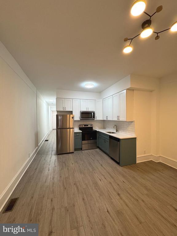 Photo - 433 W Bringhurst St Unit 1