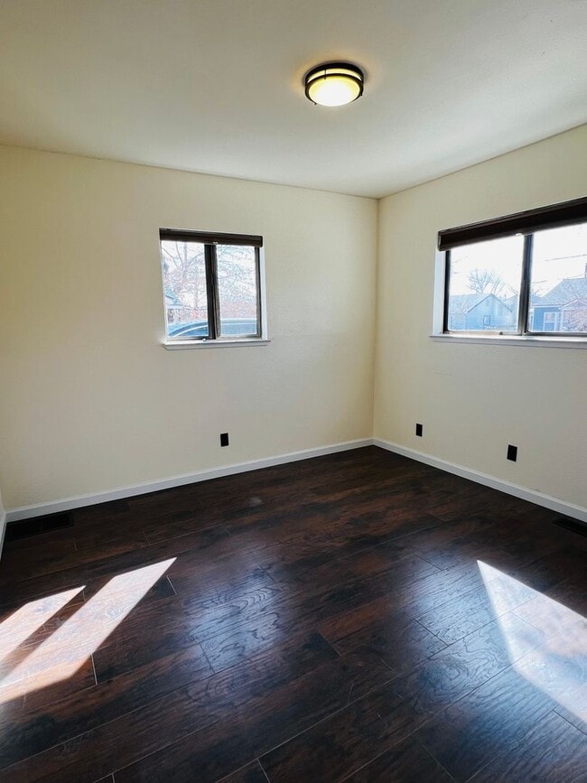 Photo - 507 Burns St