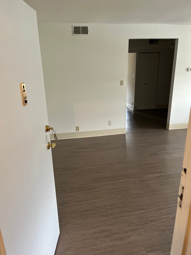 Walnut Hill Apartments