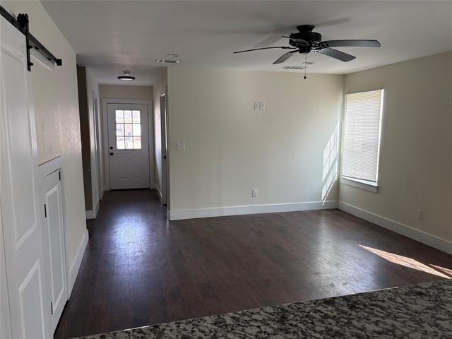 Photo - 152 Doolittle St