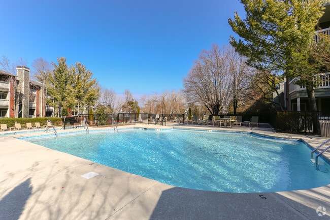 Pool - Highlands at the Lake