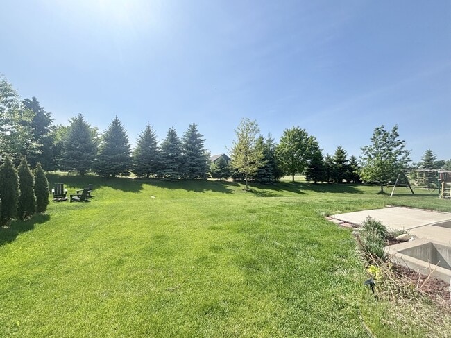 9068 Red Oak Trl