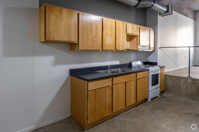 Studio - 570SF - Kitchen