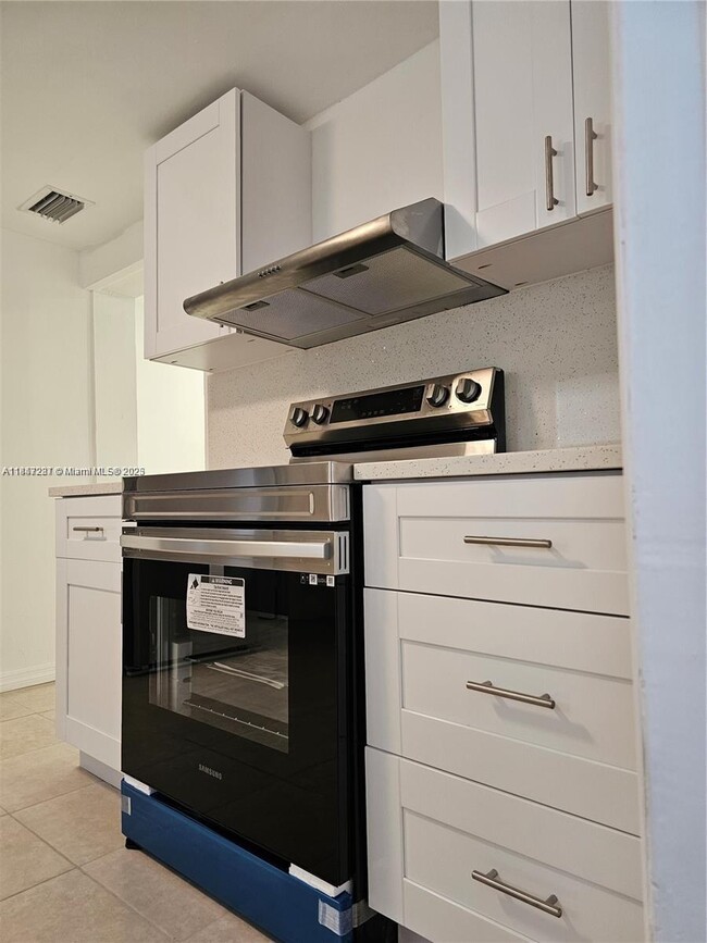 Photo - 224 NW 13th Ct