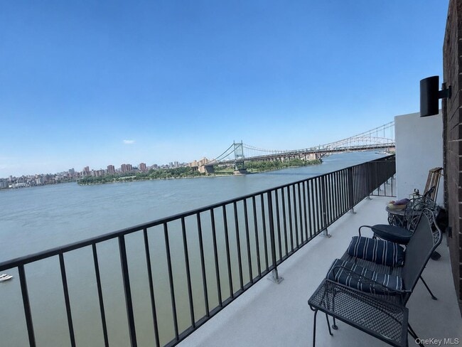 Photo - 25-40-40 Shore Blvd Unit 14T