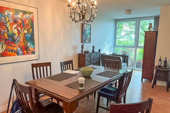 Photo - 1388 Homer St