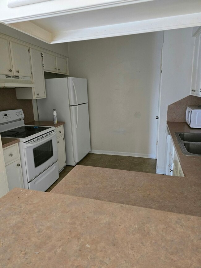 201 Regency Ave Unit C