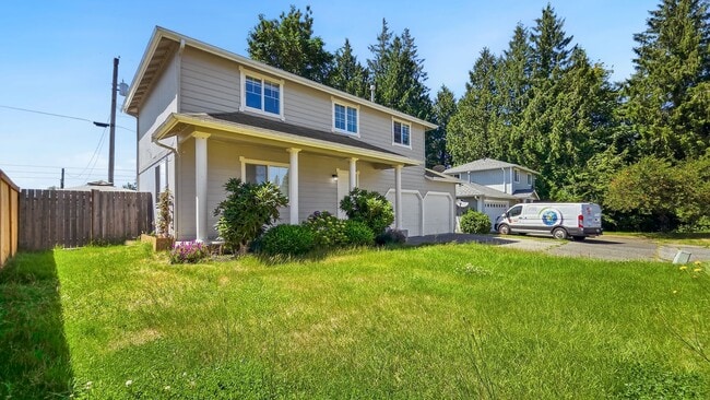 Building Photo - Cozy Lake Stevens Home with Den and Two-Car Garage