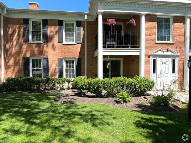 Building Photo - 550 Shorely Dr Unit 102 Rental